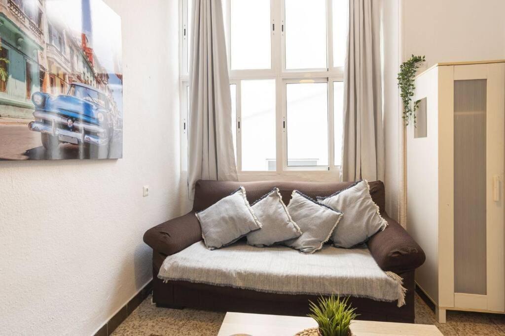 Large Private Terrace 2 Bedroom Appartement *